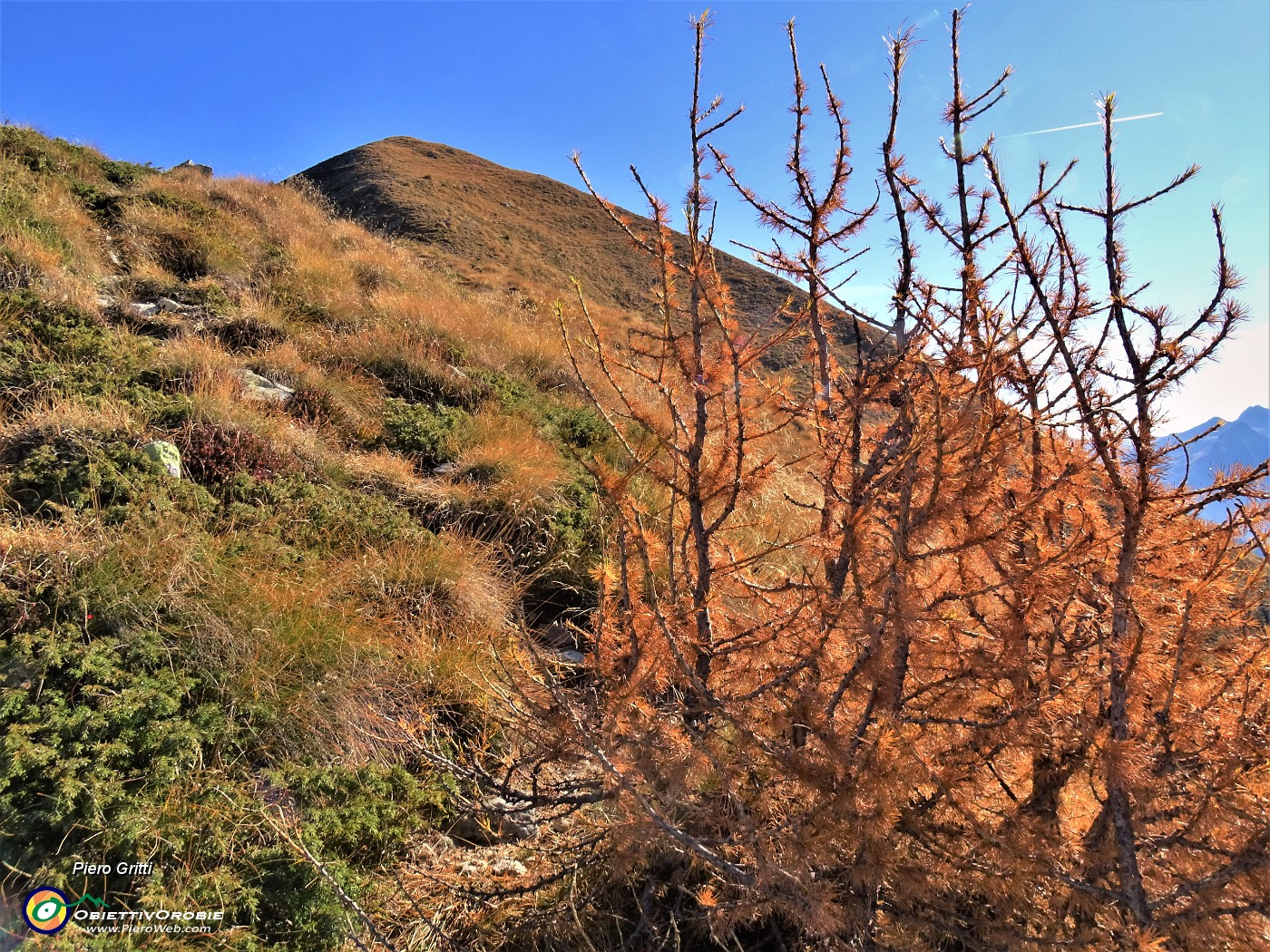 28 Vista verso la cima dell'Arete .JPG -                                